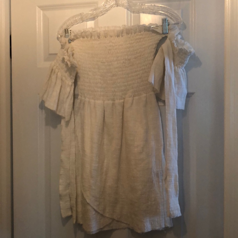White off the shoulder Rue Stiic Dress